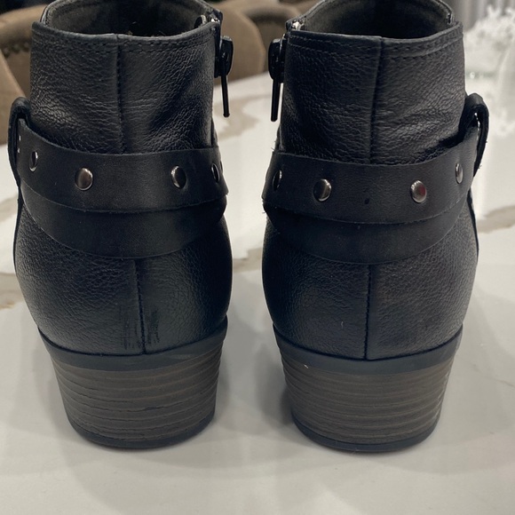 Clarks Black Leather Studded Strap Ankle Booties - Picture 6 of 7